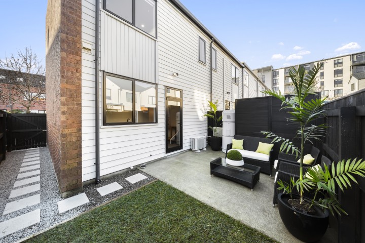 16 Uku Lane, Hobsonville