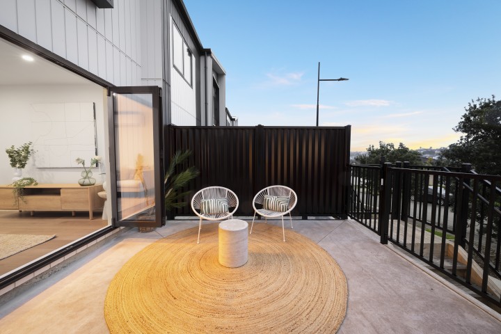 6/4 Ngaroma House Drive, Hobsonville