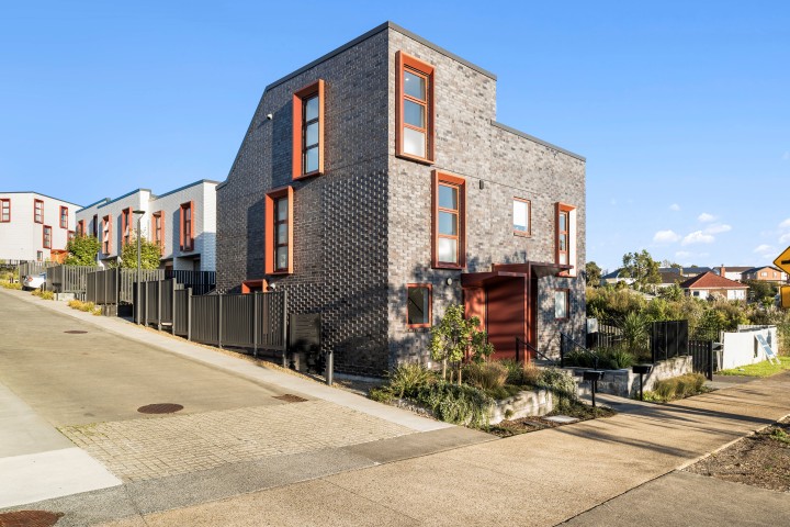 61B Freeland Ave, Mt Roskill 